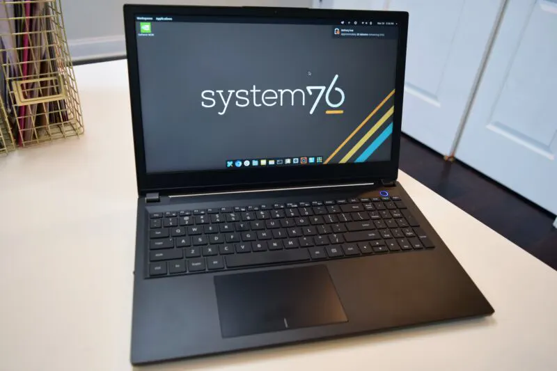 Review Laptop Pangolin System76 Linux