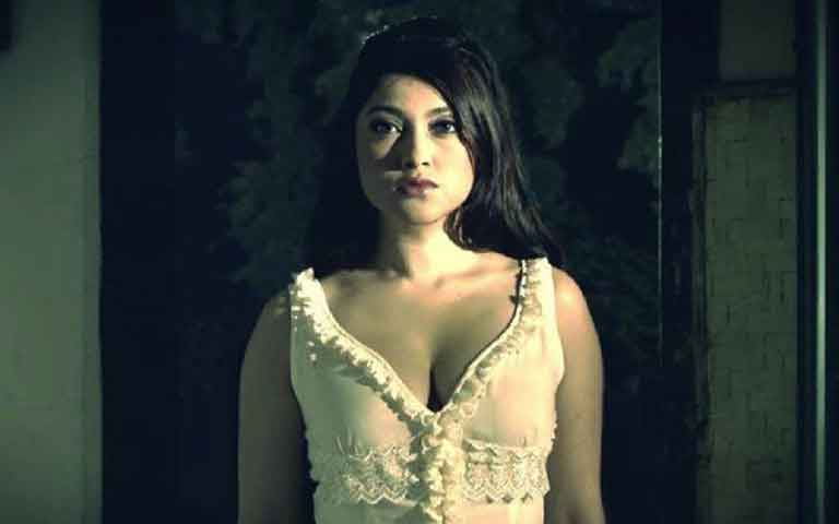 Pengalaman Berteman dengan Hantu Cantik Selama 40 Tahun