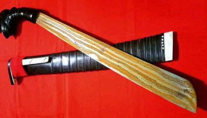 7 Senjata Tradisional Banten: Sejarah, Filosofi, dan Warisan Para Jawara yang Melegenda 1 7 Senjata Tradisional Banten: Sejarah, Filosofi, dan Warisan Para Jawara yang Melegenda